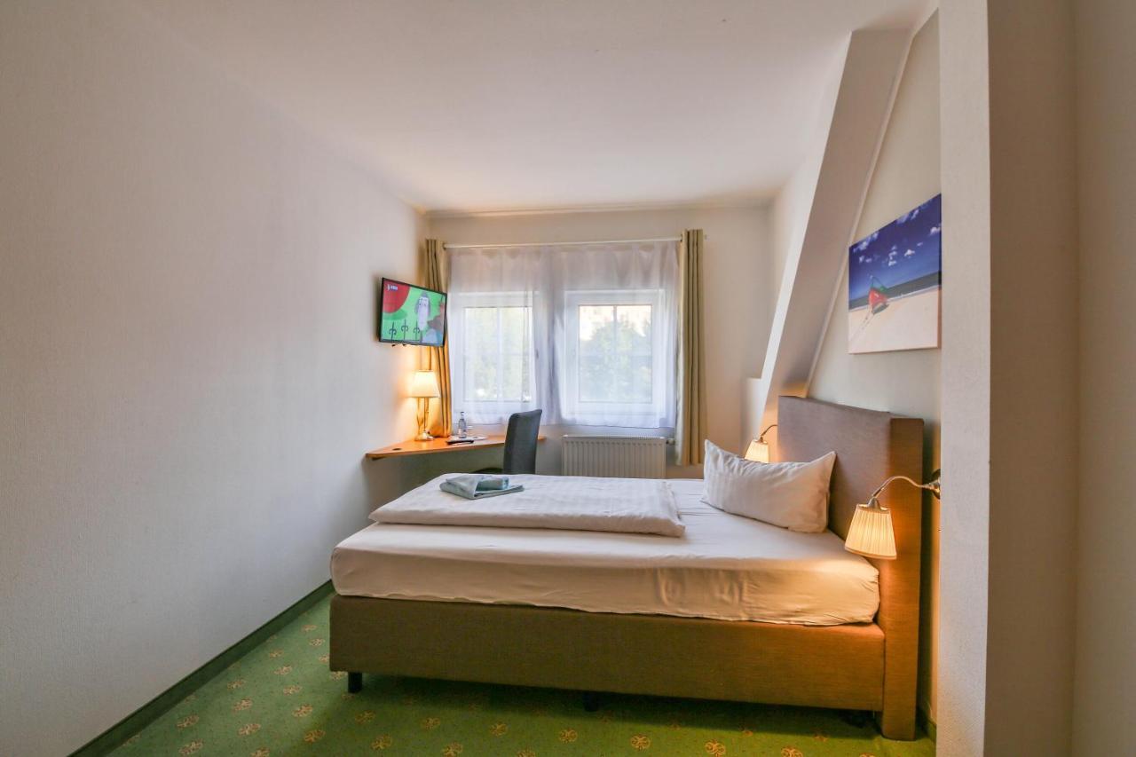 פנמינדה Hotel Und Restaurant "Zur Zwiebel" מראה חיצוני תמונה