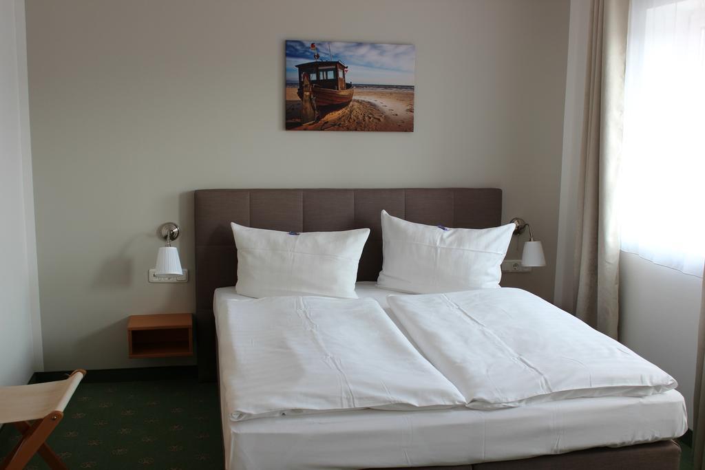 פנמינדה Hotel Und Restaurant "Zur Zwiebel" מראה חיצוני תמונה