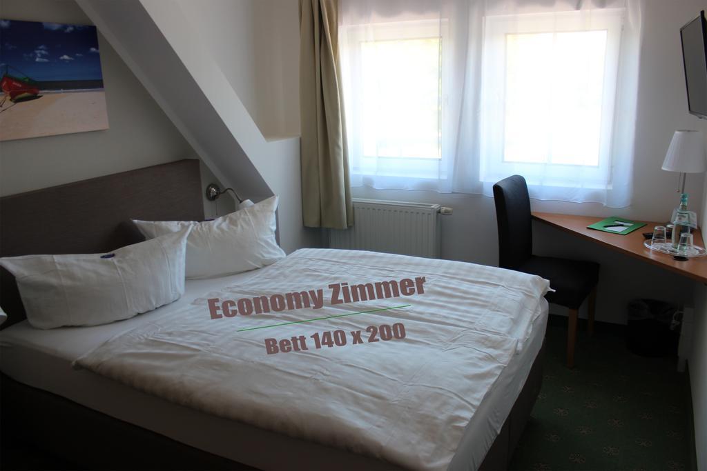 פנמינדה Hotel Und Restaurant "Zur Zwiebel" מראה חיצוני תמונה